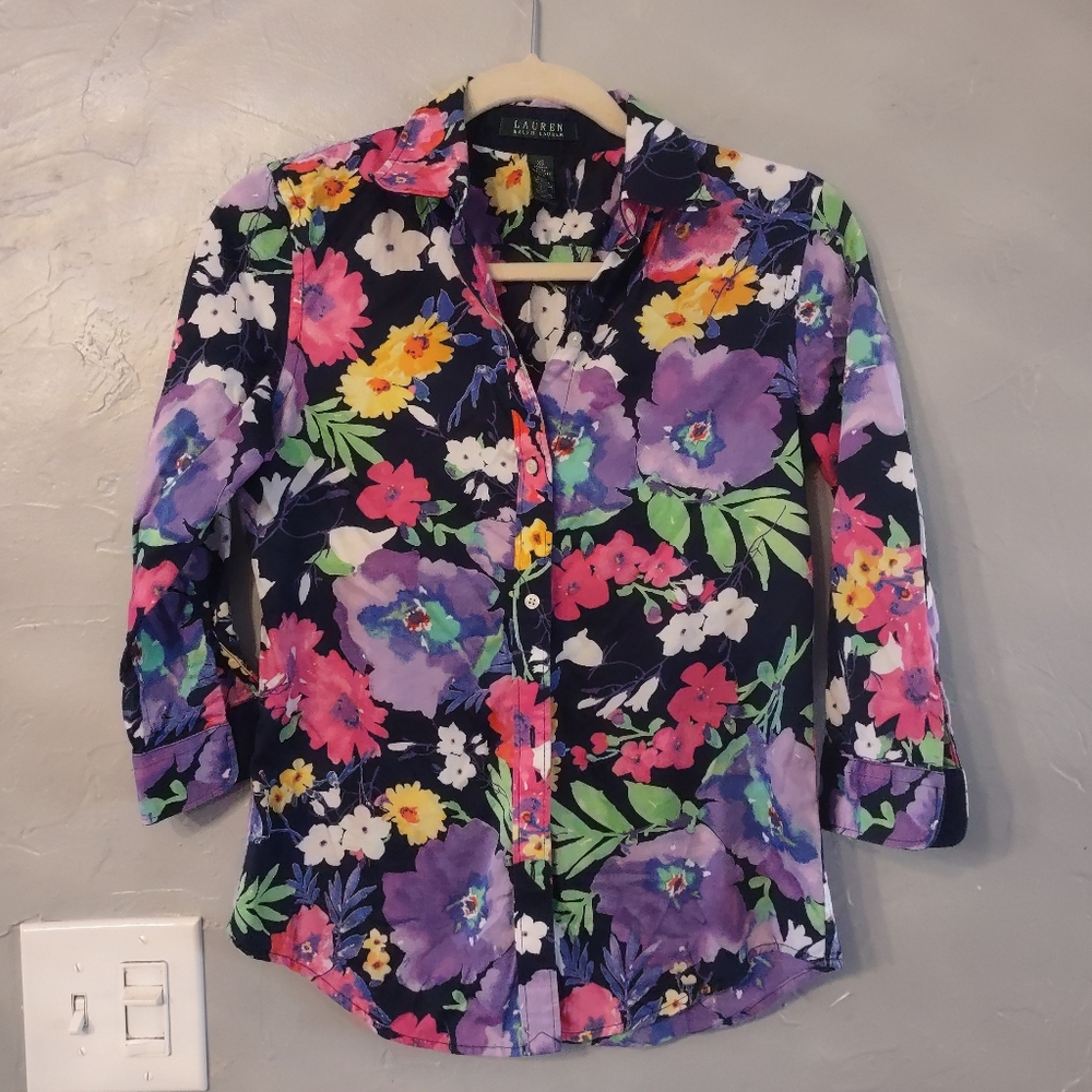 Lauren Ralph Lauren tops shirt women XS, good condition 14 inch of Armp to armp